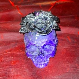 Resin skull with roses